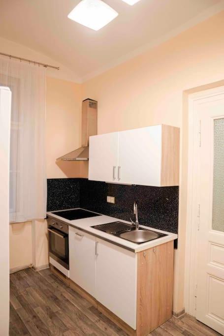 Cozy Flat By Wenceslas Square! Praga Exterior foto