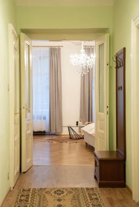 Cozy Flat By Wenceslas Square! Praga Exterior foto